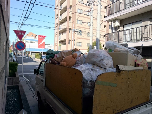 軽トラック積み終わり